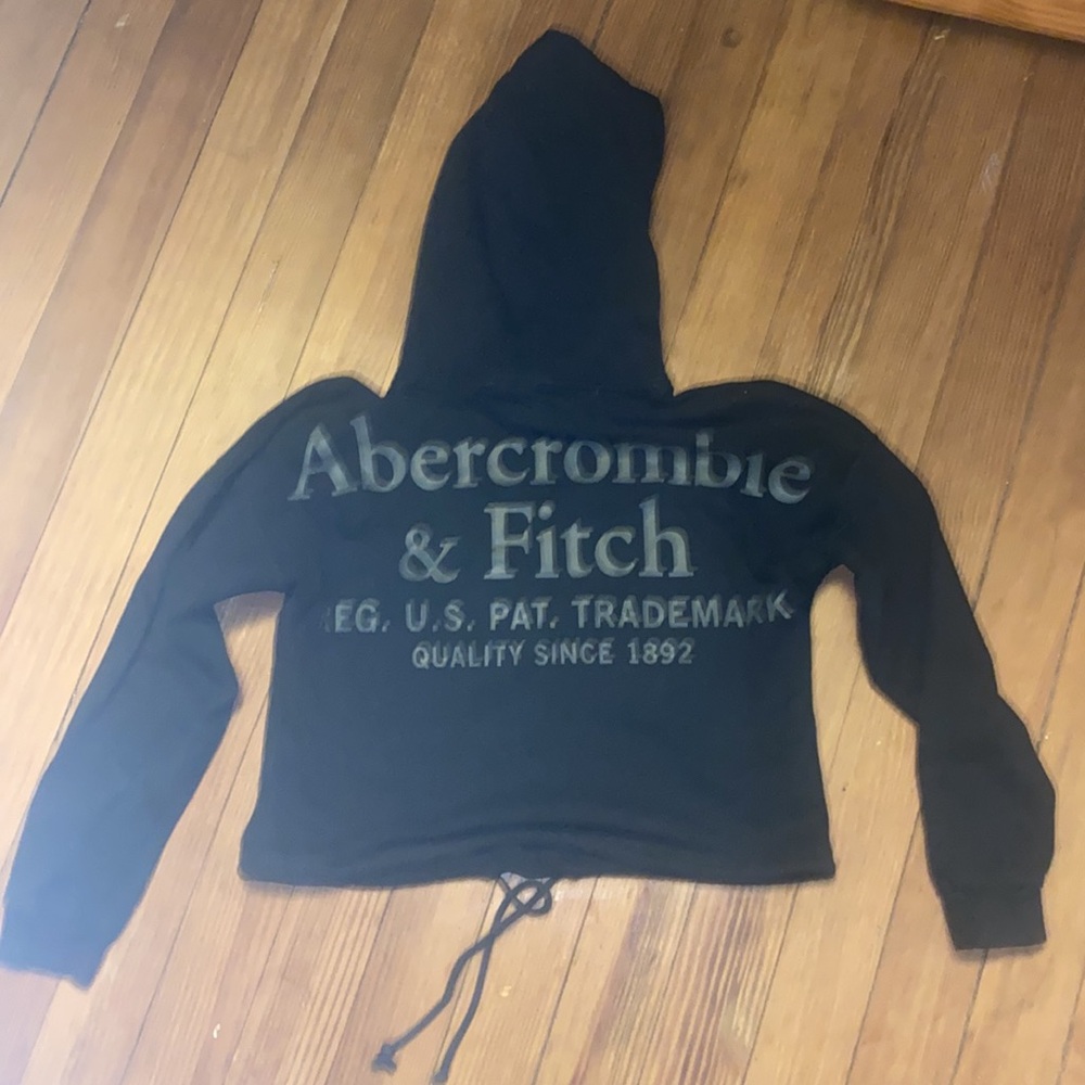Super cute cropped Abercrombie drawstring hoodie